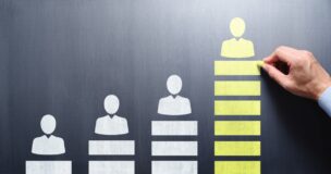 エンパワーメントとは？社員の主体性を引き出し、生産性を上げる方法