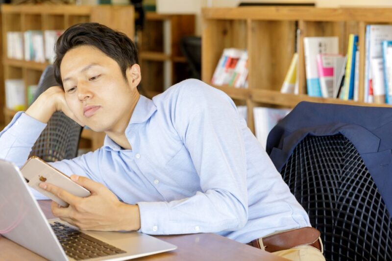 静かな退職の原因と対策｜企業が取るべき行動と見抜く方法