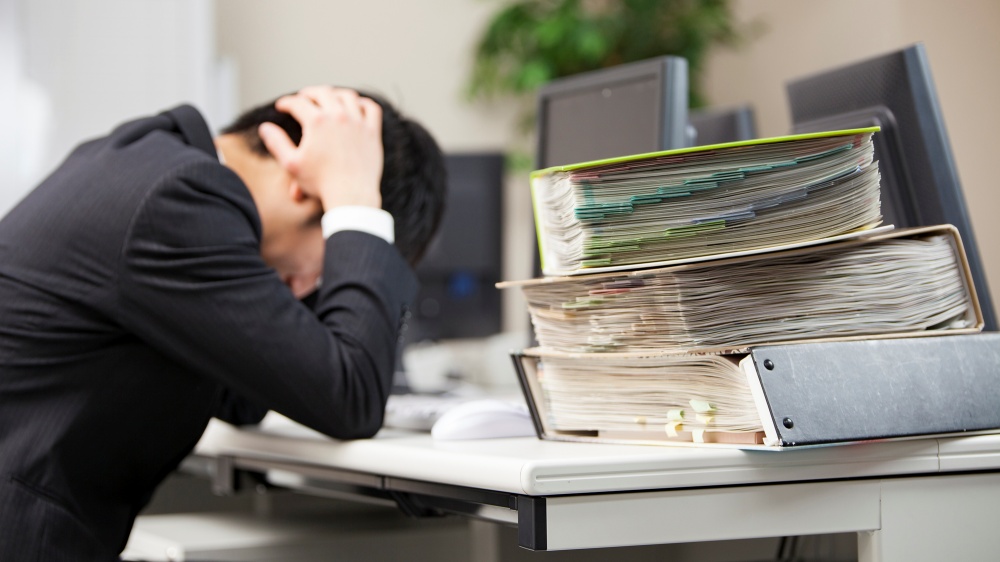 優秀な人材に業務負担が偏っているから